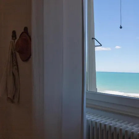 B&B Tre Finestre Sul Mare 그로타마레