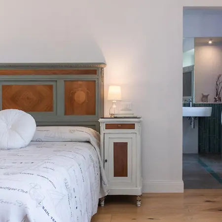 Tre Finestre Sul Mare 3* غْروتّامّاري