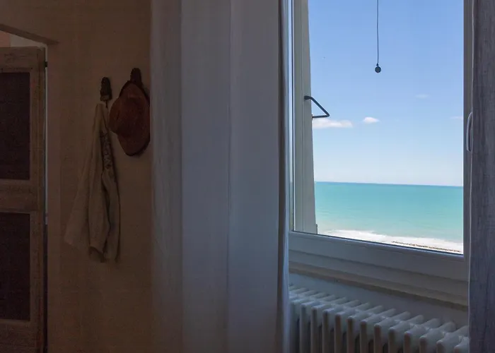 فندق مبيت وإفطار Tre Finestre Sul Mare غْروتّامّاري