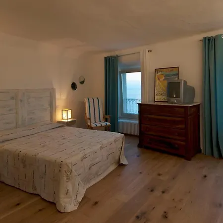 Nocleg ze śniadaniem Tre Finestre Sul Mare 3*