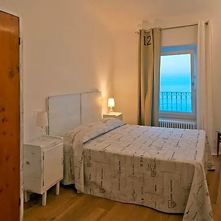 Tre Finestre Sul Mare 3*
