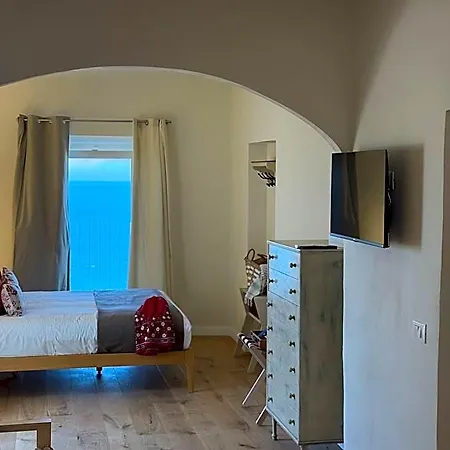Alojamento de Acomodação e Pequeno-almoço Tre Finestre Sul Mare 3*