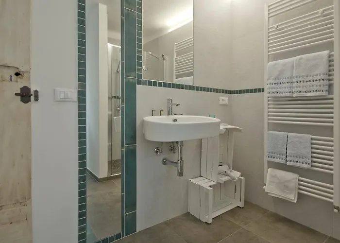 Tre Finestre Sul Mare Bed & Breakfast 3*